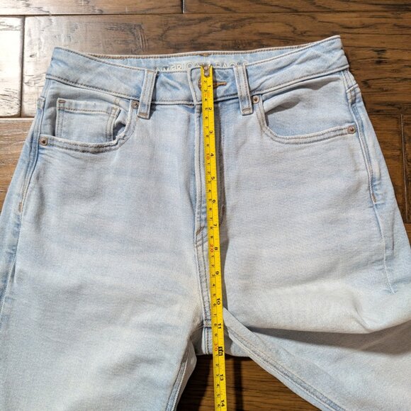 American Eagle mom straight jeans light wash size 2 X-long - Picture 8 of 15